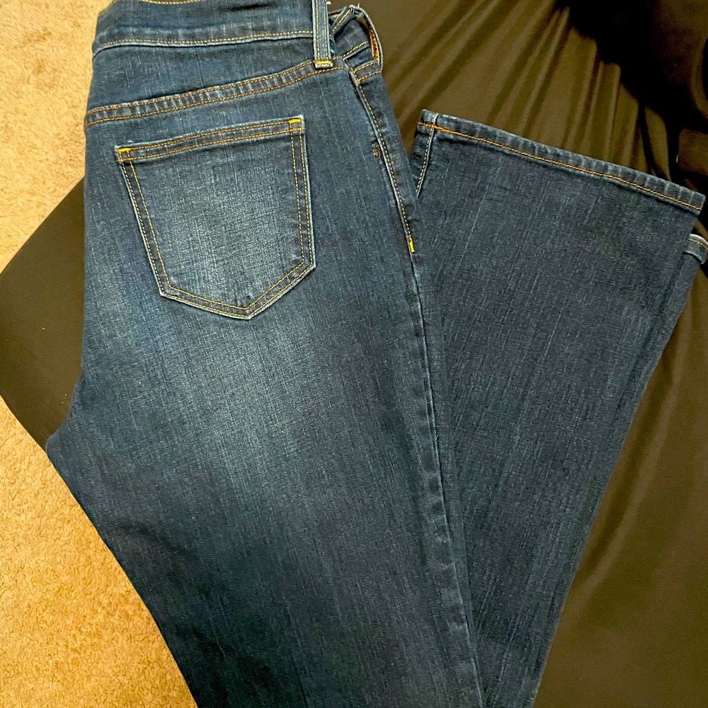 Old Navy sweetheart Jeans
Size 8 regular 
Style fit shown in picture